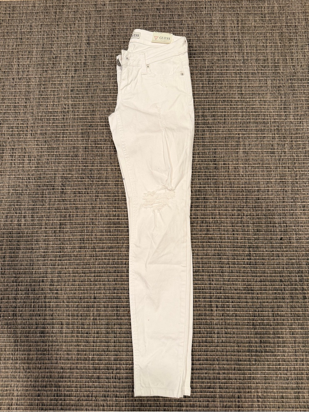 GUESS White Cindy Fit Skinny Jeans with Knee Rip Detail